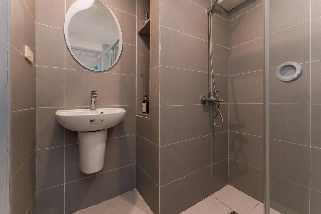 Airport Express Hostel E-527, 2 Minutes To Airport,Fast Wifi, Free Netflix ماكتان المظهر الخارجي الصورة